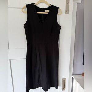 MM.LaFleur Black Sleeveless V-Neck Midi Dress